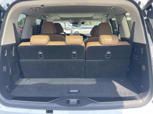 Used 2025 INFINITI QX80 Sensory AWD/4WD image 8