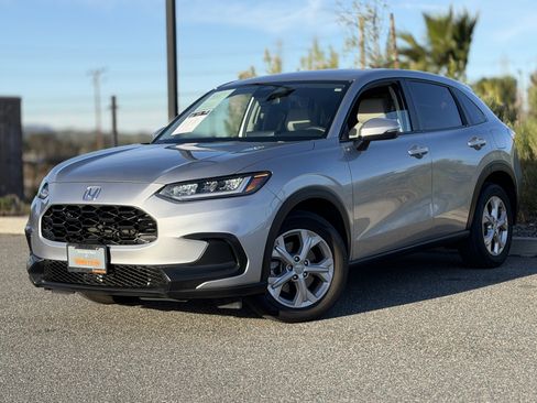 Used 2024 Honda HR-V LX image 2