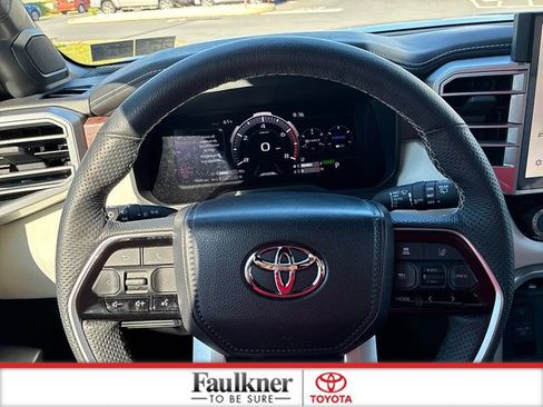 Used 2025 Toyota Sequoia Capstone AWD/4WD image 32