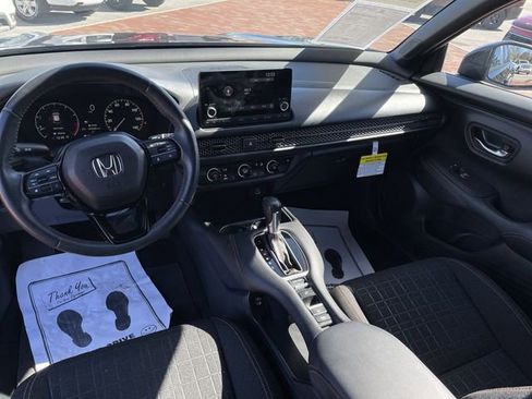 Used 2024 Honda HR-V Sport image 18