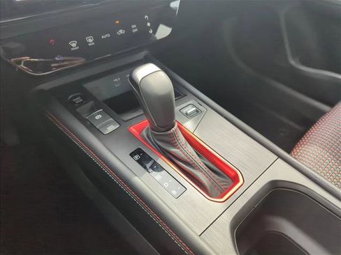 New 2026 Nissan Kicks SR image 13