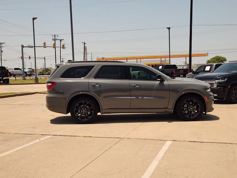 Used 2023 Dodge Durango R/T RWD image 7