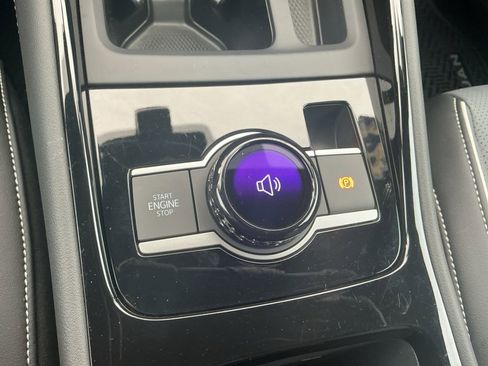 Certified 2025 Volkswagen Tiguan SEL R-Line image 23