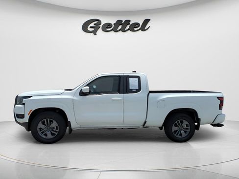 Certified 2025 Nissan Frontier SV RWD image 8