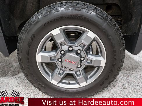 Used 2025 GMC Sierra 2500 SLT w/ SLT Premium Package image 10