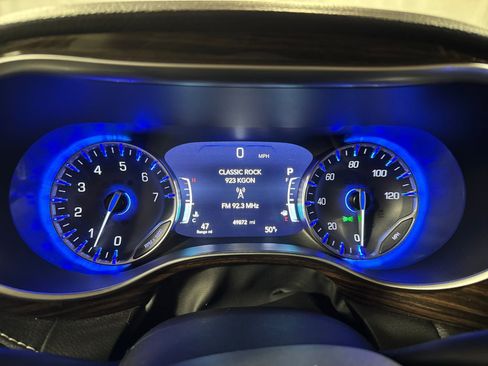 Used 2023 Chrysler Pacifica Limited FWD image 43