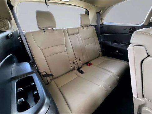 Used 2016 Honda Pilot Touring image 23