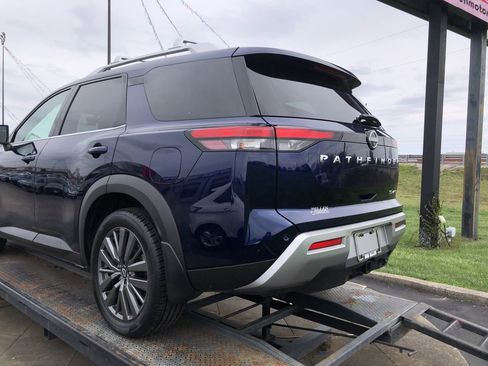 Used 2024 Nissan Pathfinder SL w/ SL Premium Package image 12