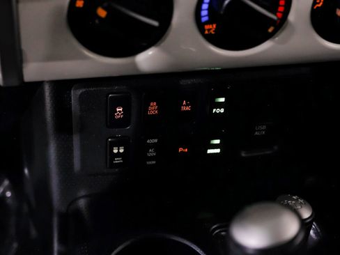 Used 2014 Toyota FJ Cruiser 4WD w/ Upgrade Package image 29