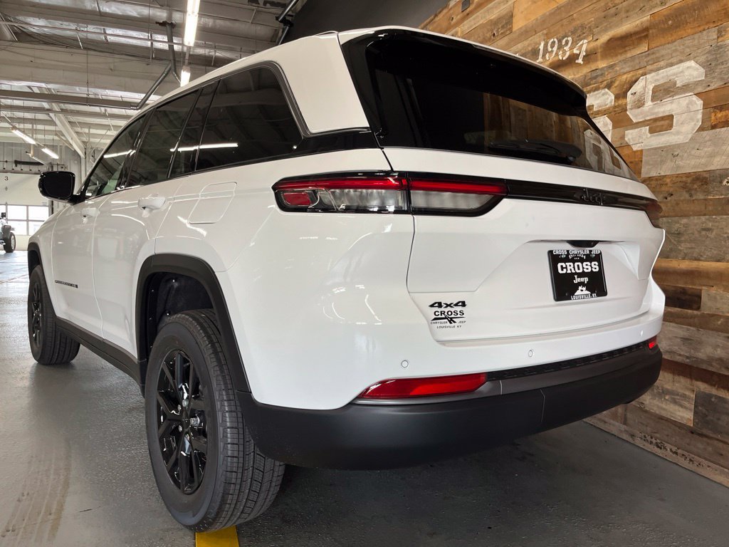 New 2026 Jeep Grand Cherokee Altitude AWD/4WD image 18