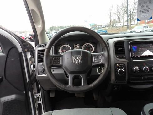 Used 2017 RAM 1500 Express image 27