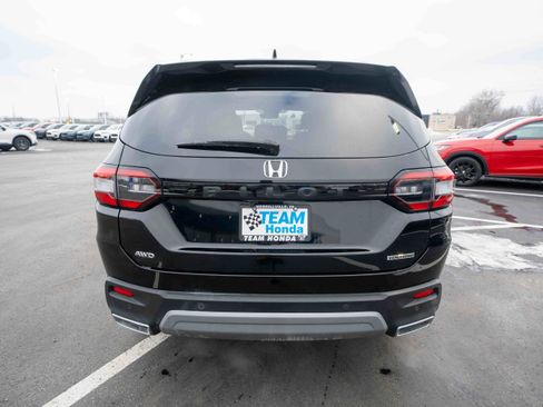 Used 2024 Honda Pilot Touring image 5