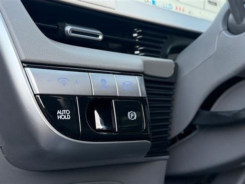 Used 2024 Hyundai Ioniq 5 SEL image 12