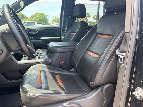 Used 2024 GMC Sierra 1500 AT4 w/ Technology Package AWD/4WD image 11