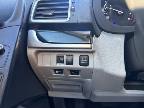 Used 2017 Subaru Forester 2.5i Limited image 14