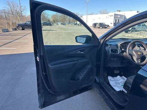Used 2019 Chevrolet Equinox LT image 11