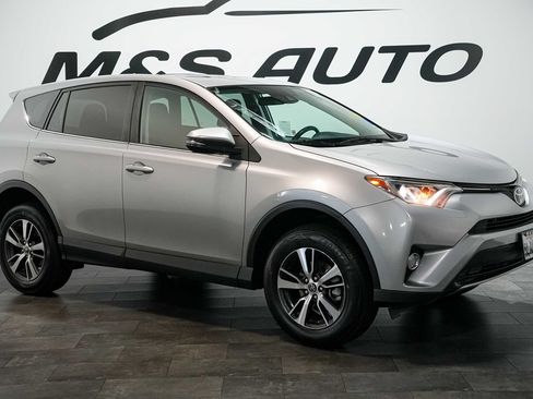 Used 2018 Toyota RAV4 XLE FWD image 7