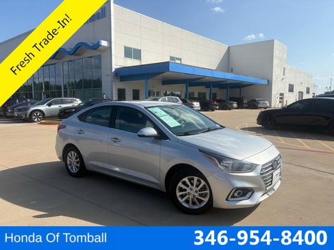 Used 2022 Hyundai Accent SEL FWD image 1