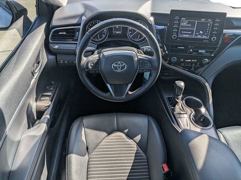 Used 2023 Toyota Camry SE FWD image 12