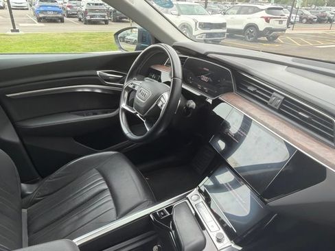 Used 2019 Audi e-tron Premium Plus AWD/4WD image 19
