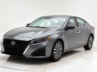 Used 2025 Nissan Altima 2.5 SV FWD video 2