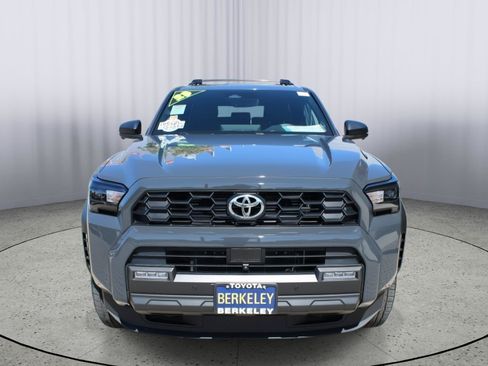 Used 2025 Toyota 4Runner TRD Off-Road Premium AWD/4WD image 3