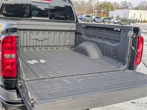 Used 2017 Chevrolet Colorado LT w/ Midnight Edition image 32