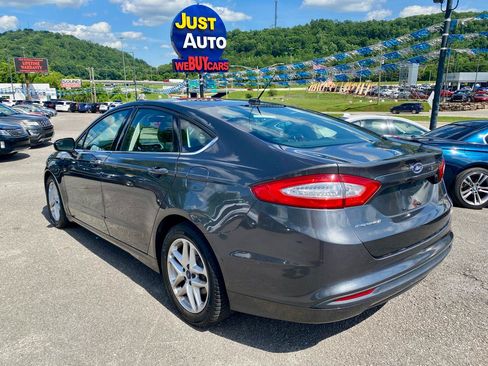 Used 2016 Ford Fusion SE FWD image 7