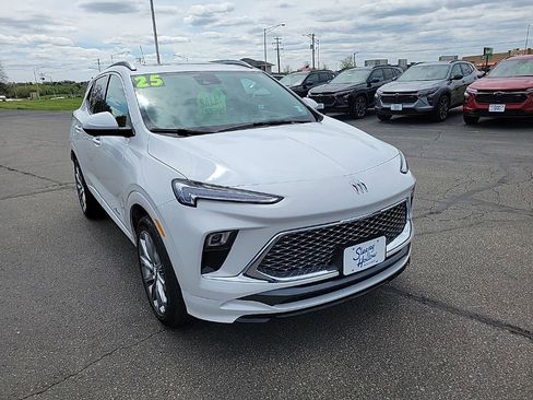 Used 2025 Buick Encore GX Avenir w/ Avenir Technology Package AWD/4WD image 3