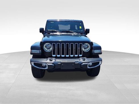 Used 2018 Jeep Wrangler Unlimited Sahara AWD/4WD image 3