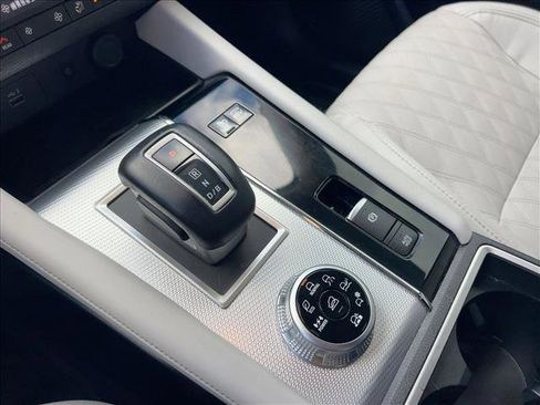 Used 2023 Mitsubishi Outlander SEL image 12