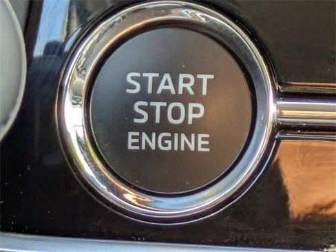 Used 2024 Mitsubishi Outlander FWD image 36