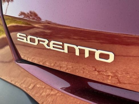 Used 2025 Kia Sorento S w/ Panoramic Sunroof Package image 11