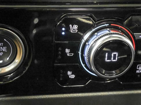 Used 2024 GMC Sierra 1500 SLT w/ SLT Convenience Package AWD/4WD image 36