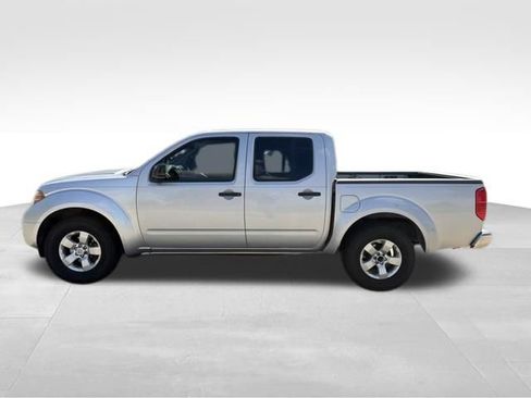 Used 2013 Nissan Frontier SV w/ SV Value Truck Pkg RWD image 7