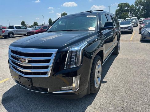 Used 2018 Cadillac Escalade ESV Premium Luxury AWD/4WD image 7