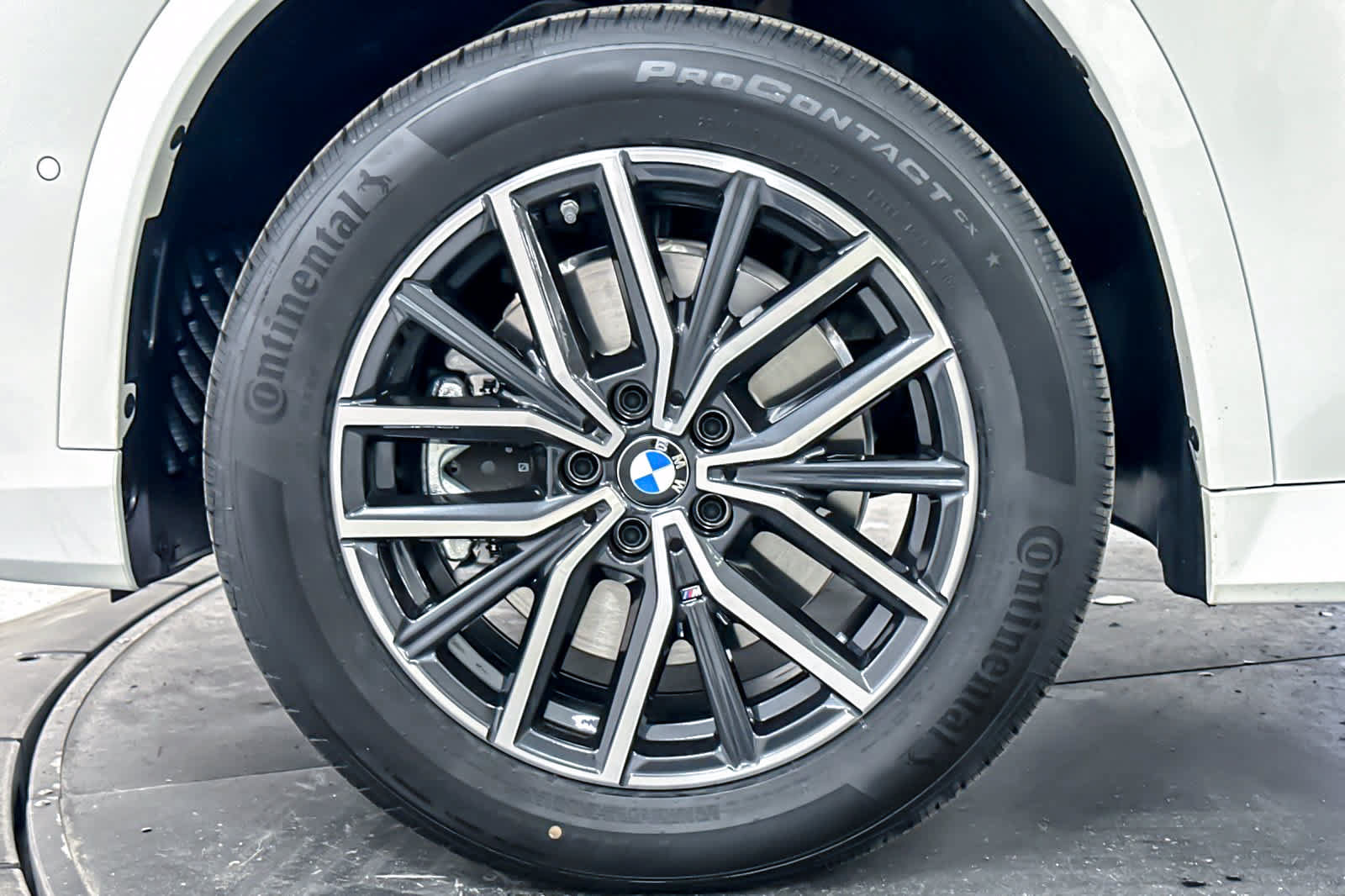 Used 2026 BMW X1 xDrive28i w/ M Sport Package AWD/4WD image 25
