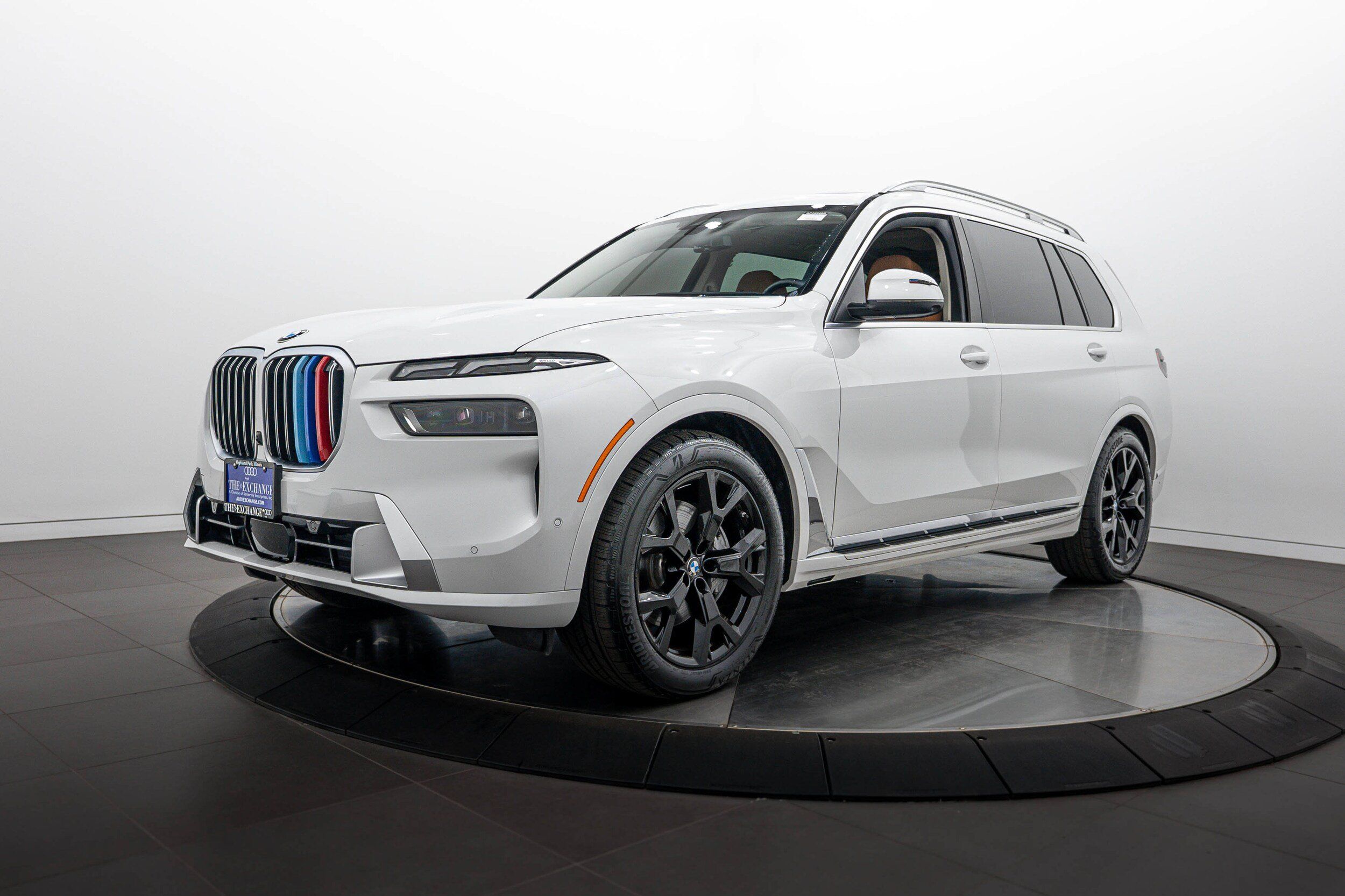 Used 2023 BMW X7 xDrive40i w/ Parking Assistance Package AWD/4WD image 7