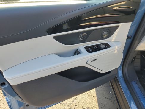 New 2026 Lincoln Nautilus Reserve image 8