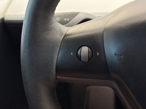 Used 2024 Tesla Model Y Long Range AWD/4WD image 26