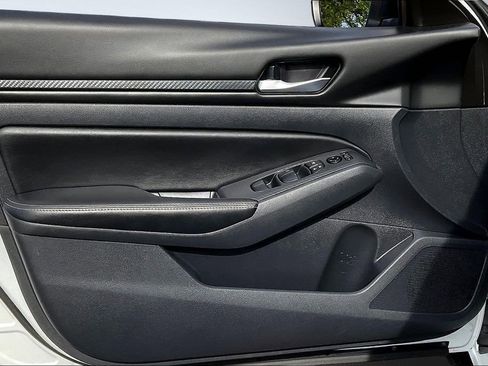 Used 2025 Nissan Altima 2.5 SV image 20