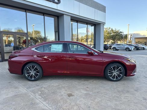 New 2025 Lexus ES 350 w/ Premium Package image 2
