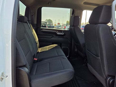 Used 2025 Chevrolet Silverado 2500 LT w/ Convenience Package AWD/4WD image 16