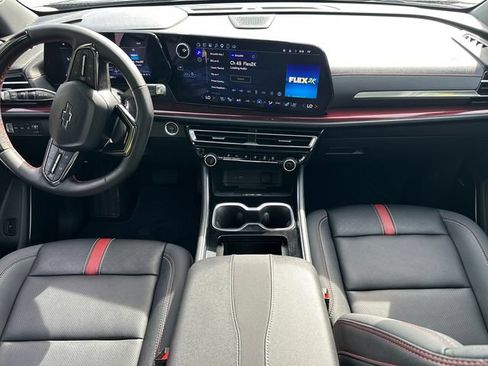 Certified 2025 Chevrolet Traverse RS AWD/4WD image 24