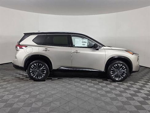 New 2026 Nissan Rogue Platinum w/ Platinum Premium Package AWD/4WD image 2
