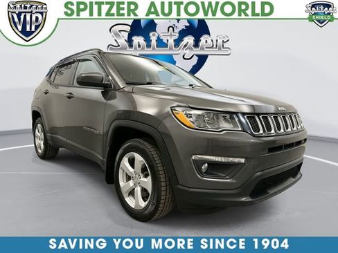 Used 2018 Jeep Compass Latitude w/ Cold Weather Group AWD/4WD image 1
