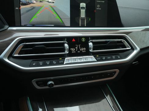 Used 2023 BMW X5 xDrive40i w/ M Sport Package AWD/4WD image 22