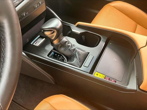 Used 2025 Lexus ES 350 w/ Premium Package FWD image 19