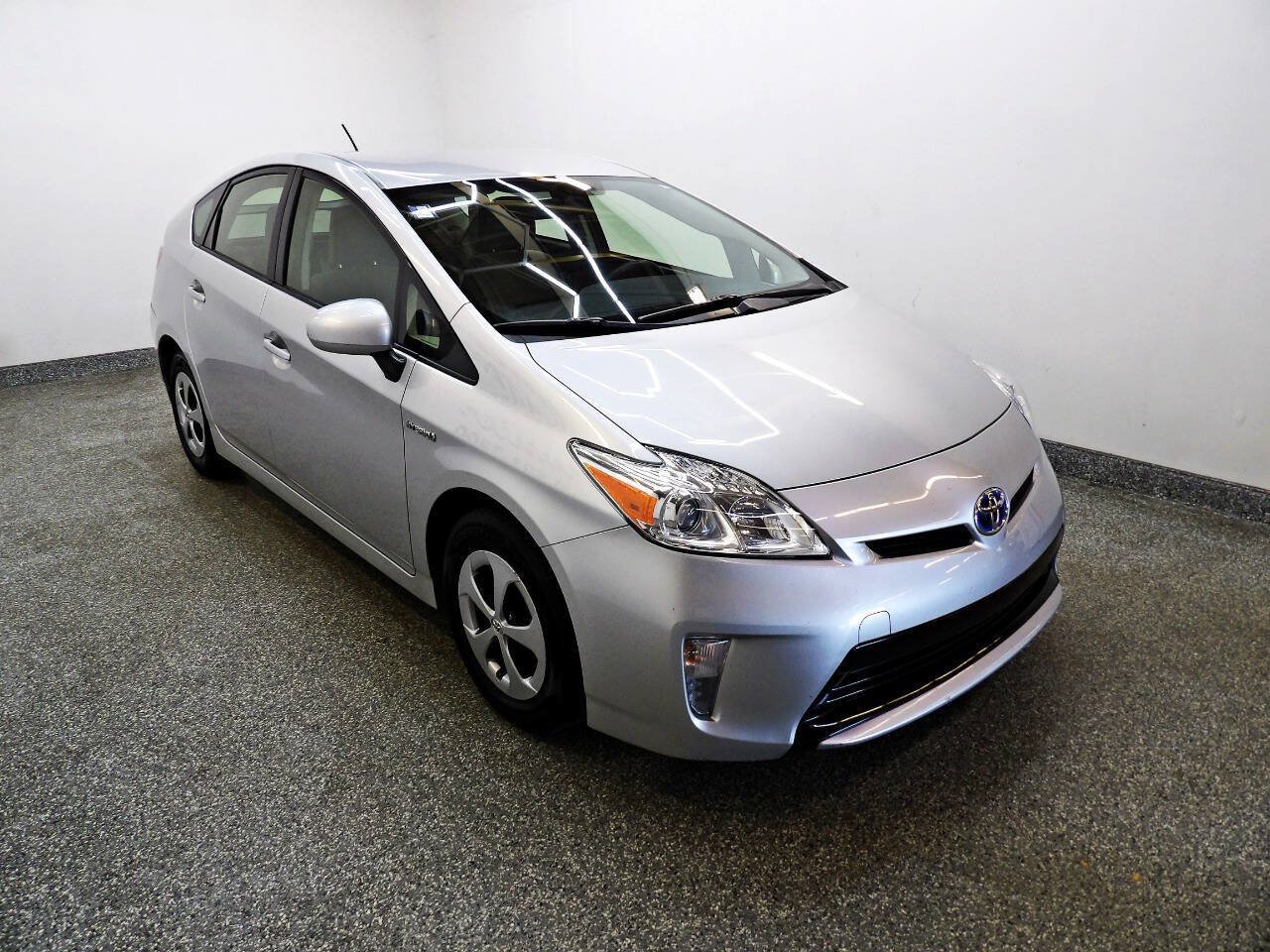 Used 2015 Toyota Prius Two FWD image 3