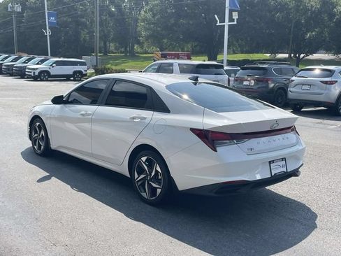 Used 2023 Hyundai Elantra SEL w/ Convenience Package FWD image 4